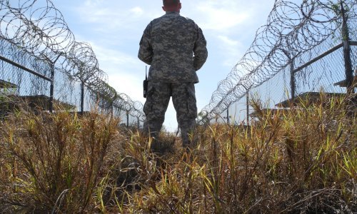 Američka vojska počela prevoziti migrante u Guantanamo