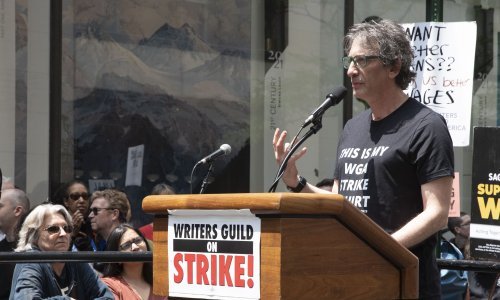 Pisac Neil Gaiman optužen za seksualno zlostavljanje dadilje