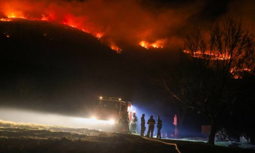 Lokaliziran požar podno Učke; vatra progutala 260 hektara trave i raslinja