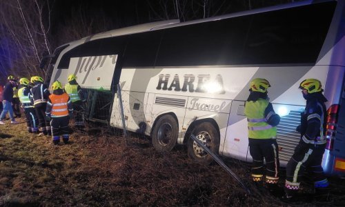 Na A1 se prevrnuo autobus u kojem je bilo 28 ljudi: Ima ozlijeđenih