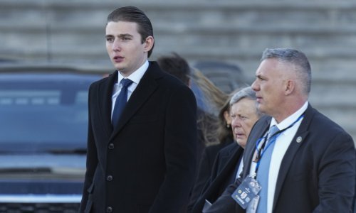Barron Trump vratio se u New York s novom frizurom
