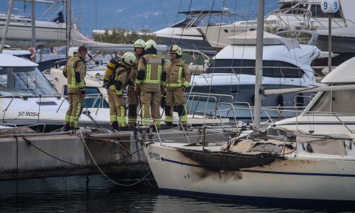 Požar u splitskoj lučici Spinut, nitko nije u opasnosti