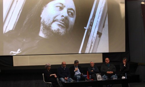 Susprežući suze, kolege se oprostile od Teofila Pančića uz 'Zelenu granu' Tina Ujevića