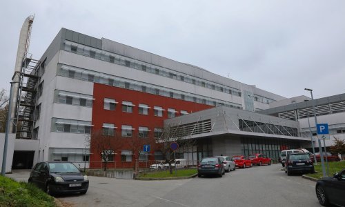 Uspješna i važna operacija za bolnicu u Zaboku, odstranili tumor težak 10 kilograma
