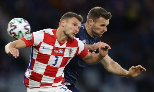 Peh za Hrvata; tek je došao u novi klub, a nakon deset minuta morao je s terena