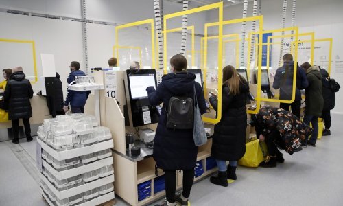Samoposlužne blagajne dobit će posebnog čuvara: Pratit će svakog kupca u stopu, Ikea ih već koristi