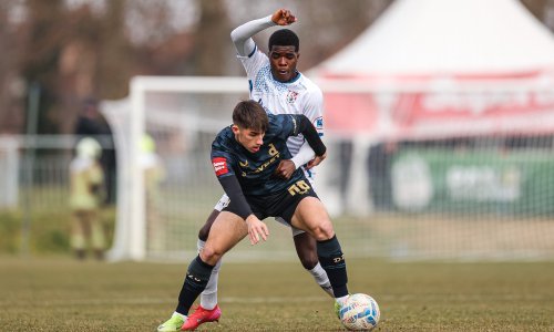 Pogledajte trenutak kada je u 16-ercu Dinama pao domaći napadač. Penal ili ne?