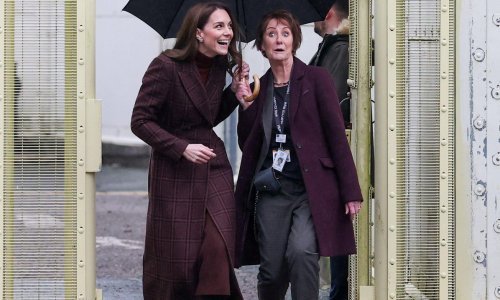 S ovim uzorkom nema greške: Kate Middleton očarala u elegantnom kaputu