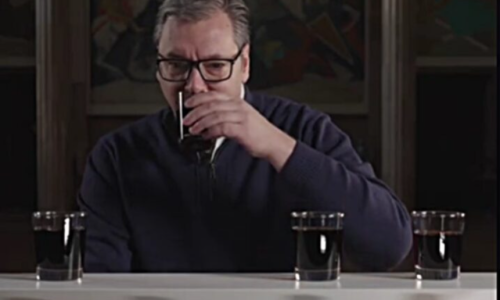 Vučić objavio novi video. Mnogi kažu da je snimka jedna od bizarnijih. Procijenite sami