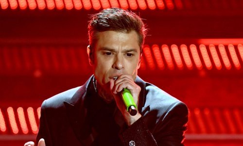 Talijanski pjevač Fedez osramotio se tijekom nastupa na Sanremu