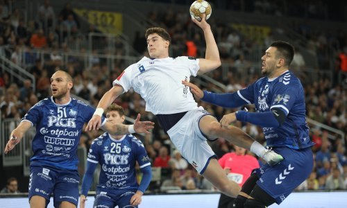 Čak će se šest srebrnih hrvatskih rukometaša večeras naći na terenu u važnoj utakmici
