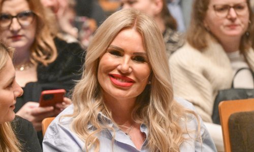 Beskrajno udobne i chic: Iva Todorić plijenila poglede u najpoželjnijim čizmama