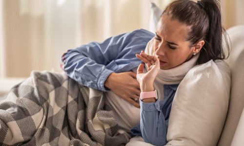 Muči vas kašalj? Ne bacajte novac na posebne lijekove, evo što stručnjaci preporučuju