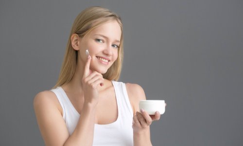 Sve više žena na lice maže kremu za pelenski osip - i to u debelom sloju - a evo u čemu je kvaka