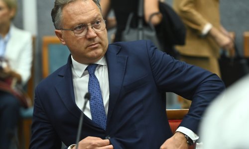 Smijenjeni šef Jadrolinije platio je pravno mišljenje u kojemu štiti sebe 1470 eura po stranici