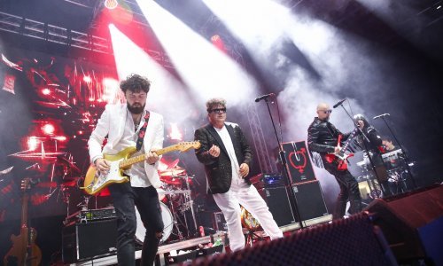 Crvena jabuka oduševila Osijek, a na koncertu pala i prosidba!