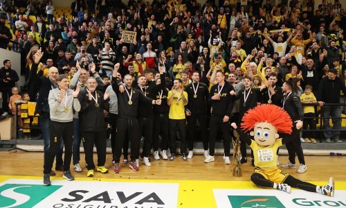 Pogledajte doček košarkaša Splita na Gripama, osvojili su trofej nakon više od 20 godina