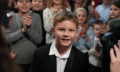 Pjesma i torta: Procurile fotografije slavlja Marina Vrgoča