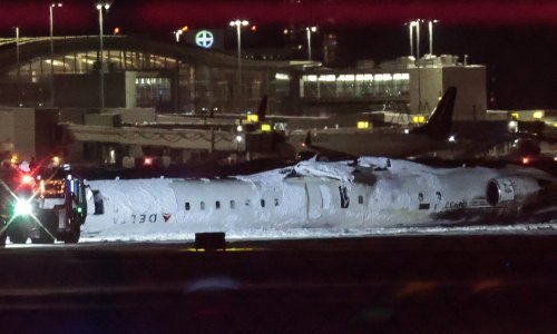 Pravo je čudo da nema poginulih u Torontu; Širi se video: Avion se srušio, visim naglavačke!