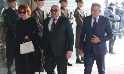 Umirovljeni general Ivan Čermak na Pantovčak stigao sa suprugom Marijanom