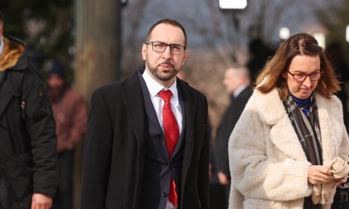 Tenisice Tomislava Tomaševića opet izazvale kritike: 'Ovo je ipak svečanost'