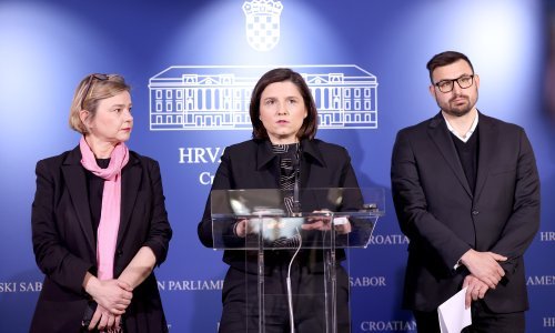 Mostovci opleli po Plenkoviću: Vlada je smanjenjem PDV-a na hranu dodatno subvencionirala trgovačke lance