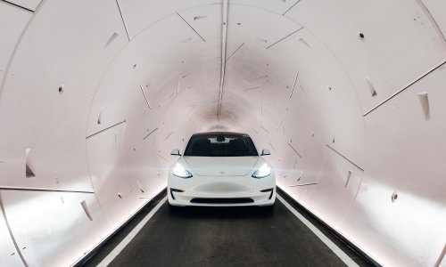 Musk u Dubaiju gradi podzemni tunel; ondje će Tesle 'glumiti vlakove'