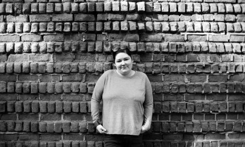 Preminula je filmska redateljica Sara Hribar