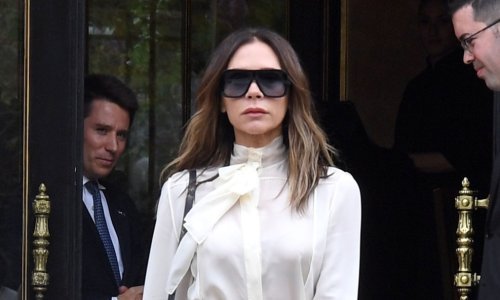 Victoria Beckham pokazala kako nositi minicu i nakon 50-e