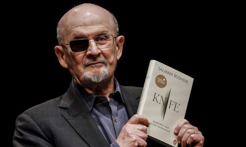 Napadač na Salmana Rushdieja proglašen krivim za pokušaj ubojstva