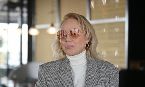 Lepa Brena o stanju nakon loma noge u Zagrebu: 'Često mislim da bi mi bilo lakše da sam muškarac'