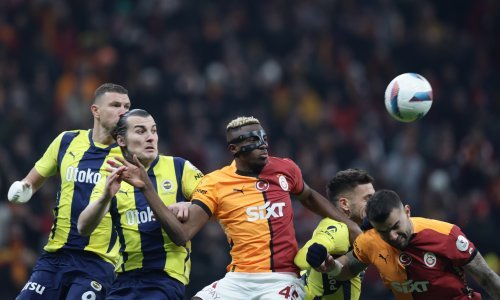 Mourinho sve dalje od titule, Livaković s klupe gledao derbi