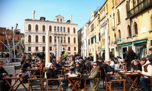 Ovo su prizori iz grada u koji hrle i Hrvati. Uskoro će se ulaz naplaćivati 10 eura