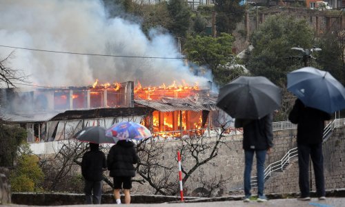 Buknuo požar u nekadašnjem restoranu u Voloskom, vatrogasci izvukli plinske boce