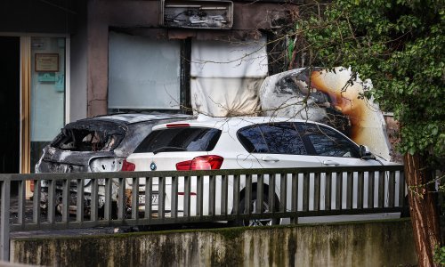 U Zagrebu se usred noći zapalili Mercedes i BMW