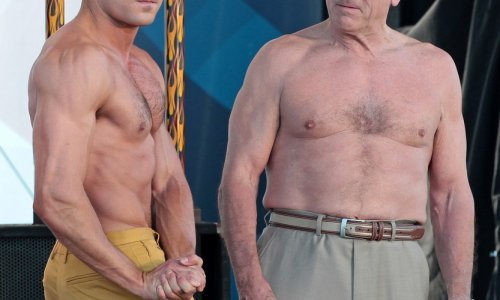 Robert De Niro i Zac Efron 'fleksali' pred publikom