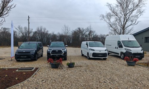 Toyota predstavila liniju lakih gospodarskih vozila: Stigli novi Proace Max i osvježeni Hilux