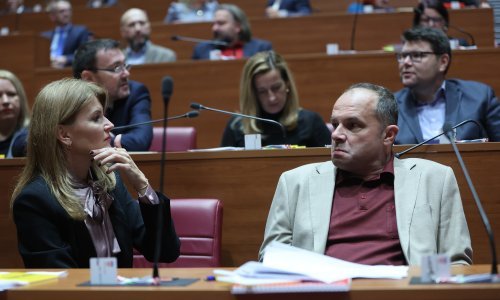 DIP objavio svote: Pogledajte koja stranka ima najveće dugove, a koja ima najviše donacija