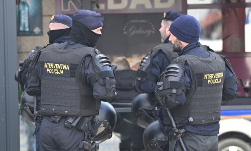 Maksimir pod 'opsadom' interventne policije, helikopteri i dronovi iznad stadiona...