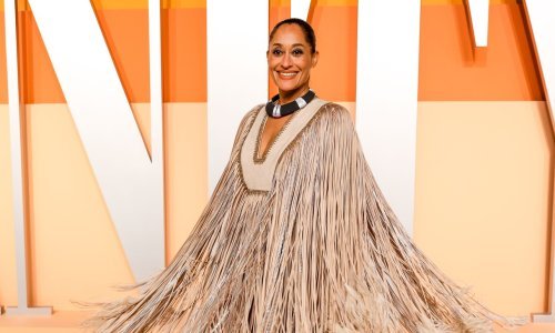 Na crvenom tepihu nitko se ne zabavlja poput nje: Ukrala show u glamuroznom ponču