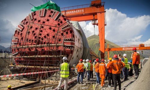 Zašto Kinezi grade novi put prema Rusiji? Stijene buše 'čudovištem' promjera 15 metara