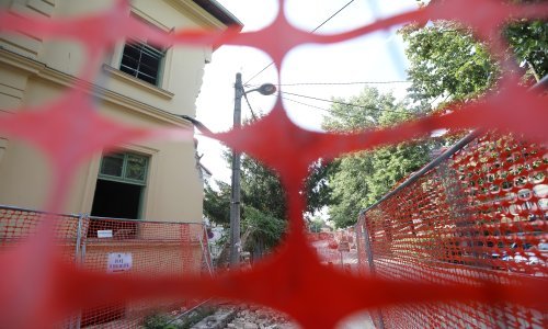 Fotografija zagrebačke bolnice izazvala raspravu. Ravnatelj: 'Rekli su mi da se neće srušiti'