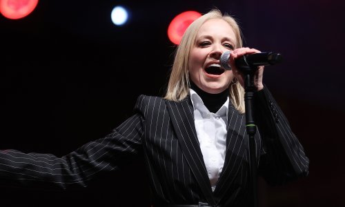 Jelena Rozga iz Kanade 'zapalila' za Samobor: Na fašnik stigla bez maske