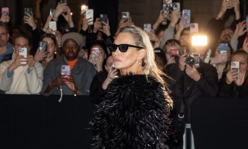 Ikona stila ne skida se iz omraženih traperica, a zna i kako ih nositi