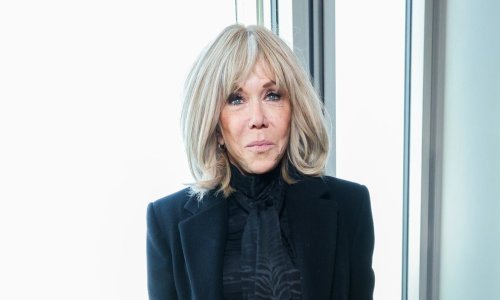 Brigitte Macron zna privući pažnju: Haljina tigrastog uzorka i buntovničke čizme preko koljena