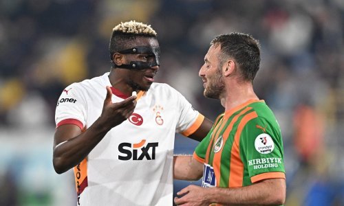 Pogledajte dramatične scene u Turskoj: Igrači napali suce, policija ih čuvala