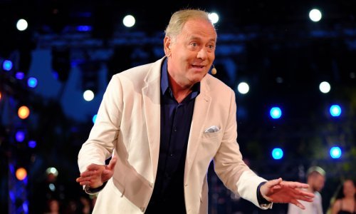 Kad se kamere ugase: Mirko Fodor se bacio na koljena i udarao šakom i pod