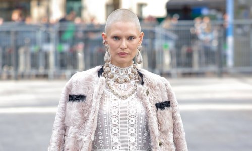 Prekrasna Bianca Balti oduševila je Pariz: Ova haljina je besprijekorni chic