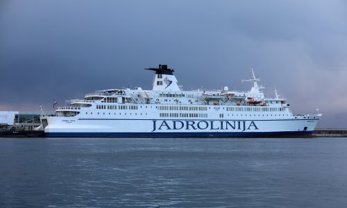 Nova blamaža Jadrolinije: Zbog nedostatka brodova bez najave ukinuta jedina veza s Italijom!