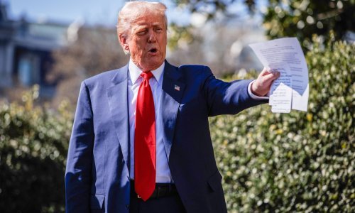 Trump uvodi carine od 25 posto na uvezeni čelik i aluminij, vrijede za cijeli svijet